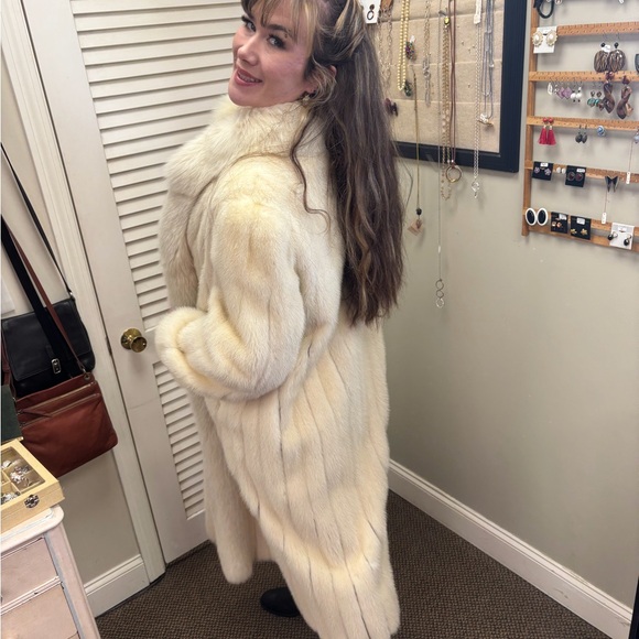 Full Length Mink with Fox Trim - Picture 3 of 9